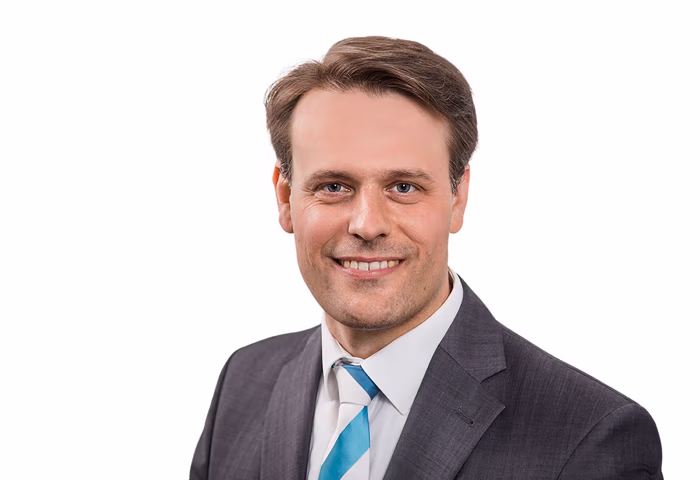 Dr. Dominik Bartl